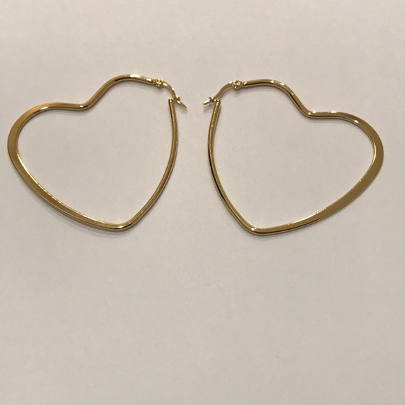 Jewelry - 🆕Large Heart Gold Earrings